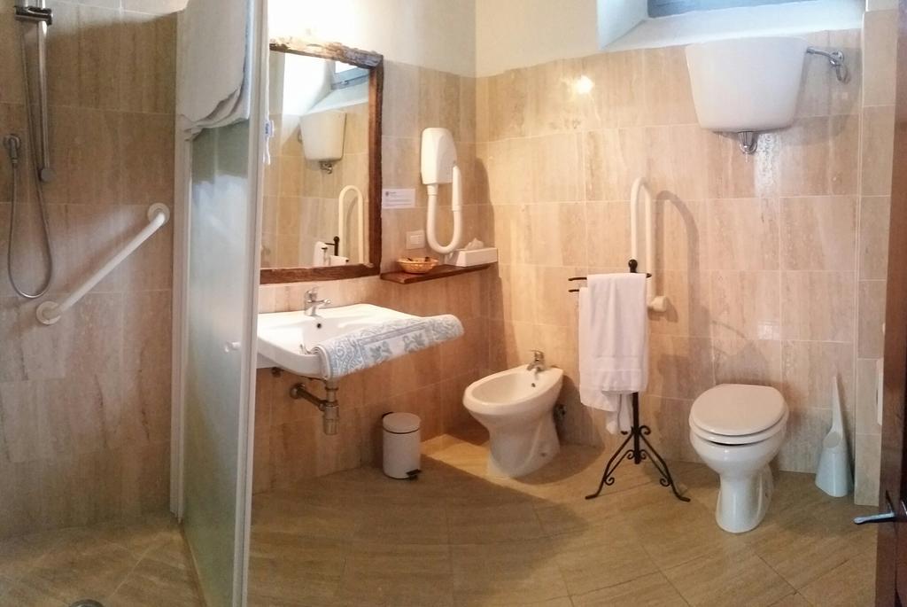 Agriturismo Podere Alberese Asciano Ruang foto