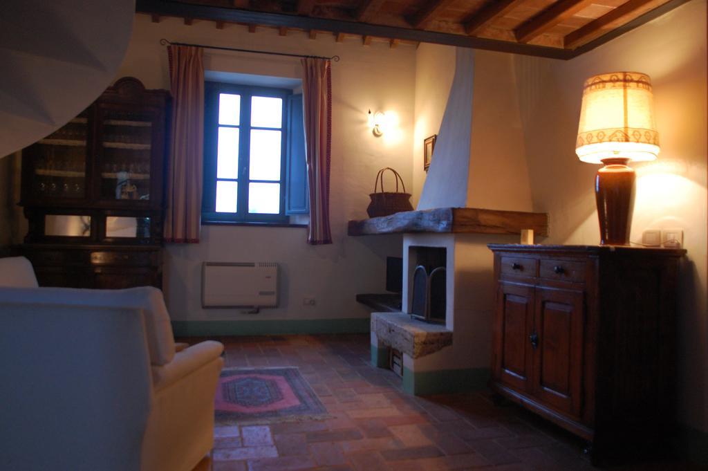 Agriturismo Podere Alberese Asciano Bagian luar foto