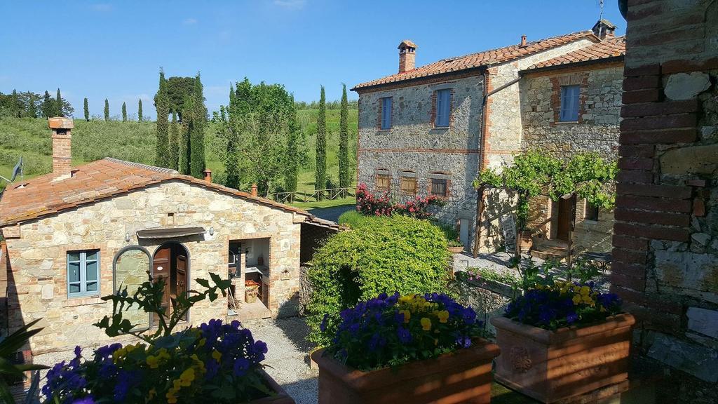 Agriturismo Podere Alberese Asciano Bagian luar foto